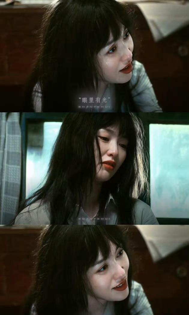 我有预感，唐嫣的剧明年可能又会拿奖拿到手软。从《繁华》到《人之初》，唐嫣的演技