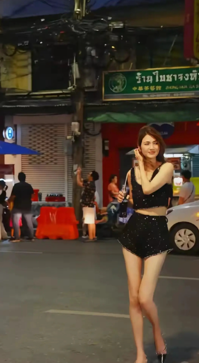 真的不愧是当年被誉为全香港最美的女人，大家看出来她是谁了吗？​​​