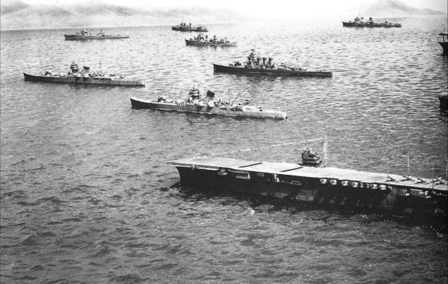 说个反常识的，太平洋战争中日本海军非常重视航母，战列舰只造了2艘，其他资源全砸在