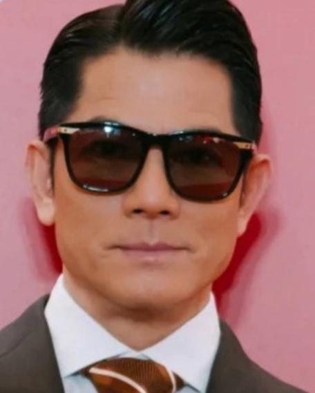 2月19日，郭富城出席香港赛马活动时谈及家庭生活，透露因自己工作繁忙，四个月大的