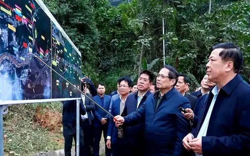 越南高铁现在没人敢接单，因为越南提的要求简直太奇葩，他不但要别人给他修高铁，而且