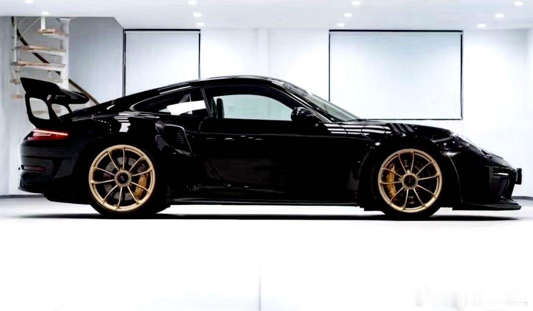 保时捷911 GT3 RS，带IPE排气，黑武士​​​