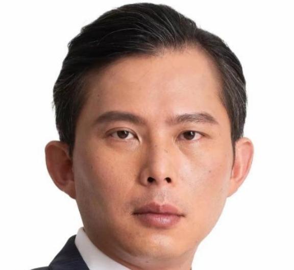 民众党主席黄国昌曾说，“台湾人不必承认自己是中国公民，但从文化和种族方面来