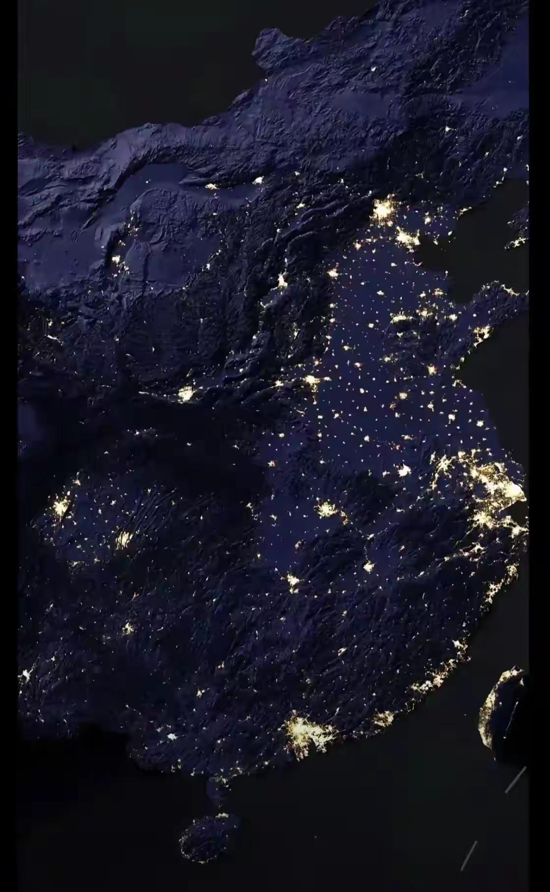 卫星灯光图撕开遮羞布：谁是真城市群，谁在硬撑一目了然一张真实的卫星夜晚灯光图，