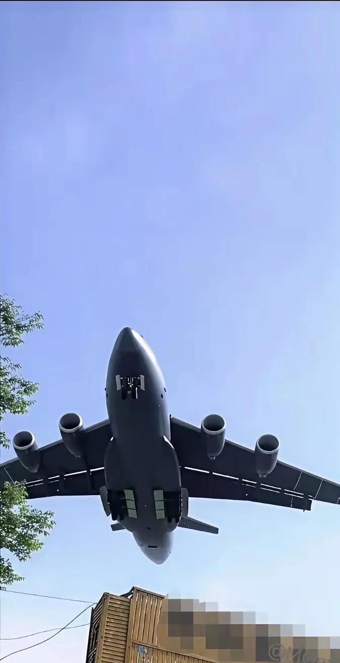 今年的“九三”阅兵式上，运20很可能成为最大、最靓的“仔”，运20家族将成为阅兵