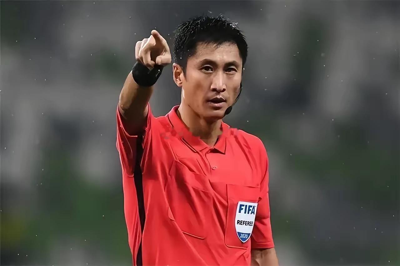 完法国1-0巴拉圭的比赛之后，我终于知道国际足联为什么不敢再用马宁了，不是因
