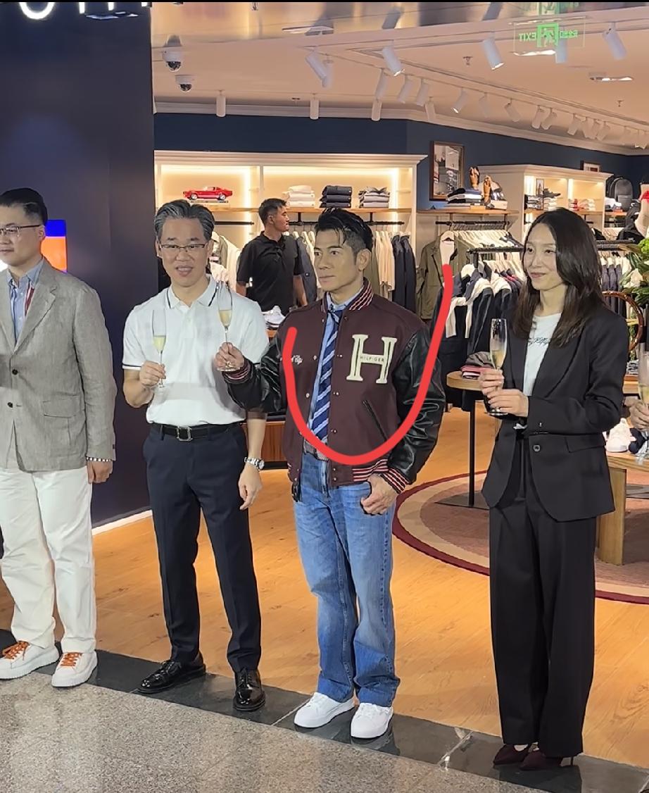 天王郭富城一件衣服顶我三个月工资了！