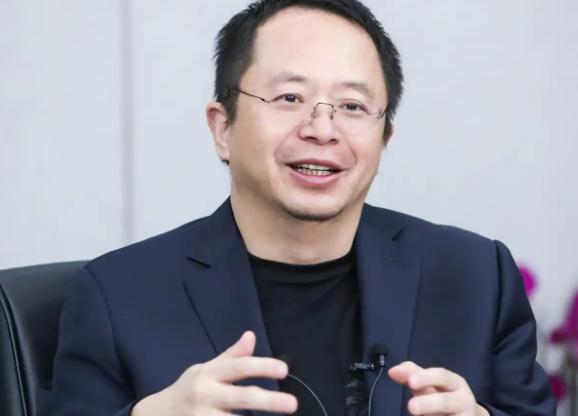 周鸿祎:很多高管可能要消失了9月15日，360掌门人周鸿祎在社媒上更新了视频