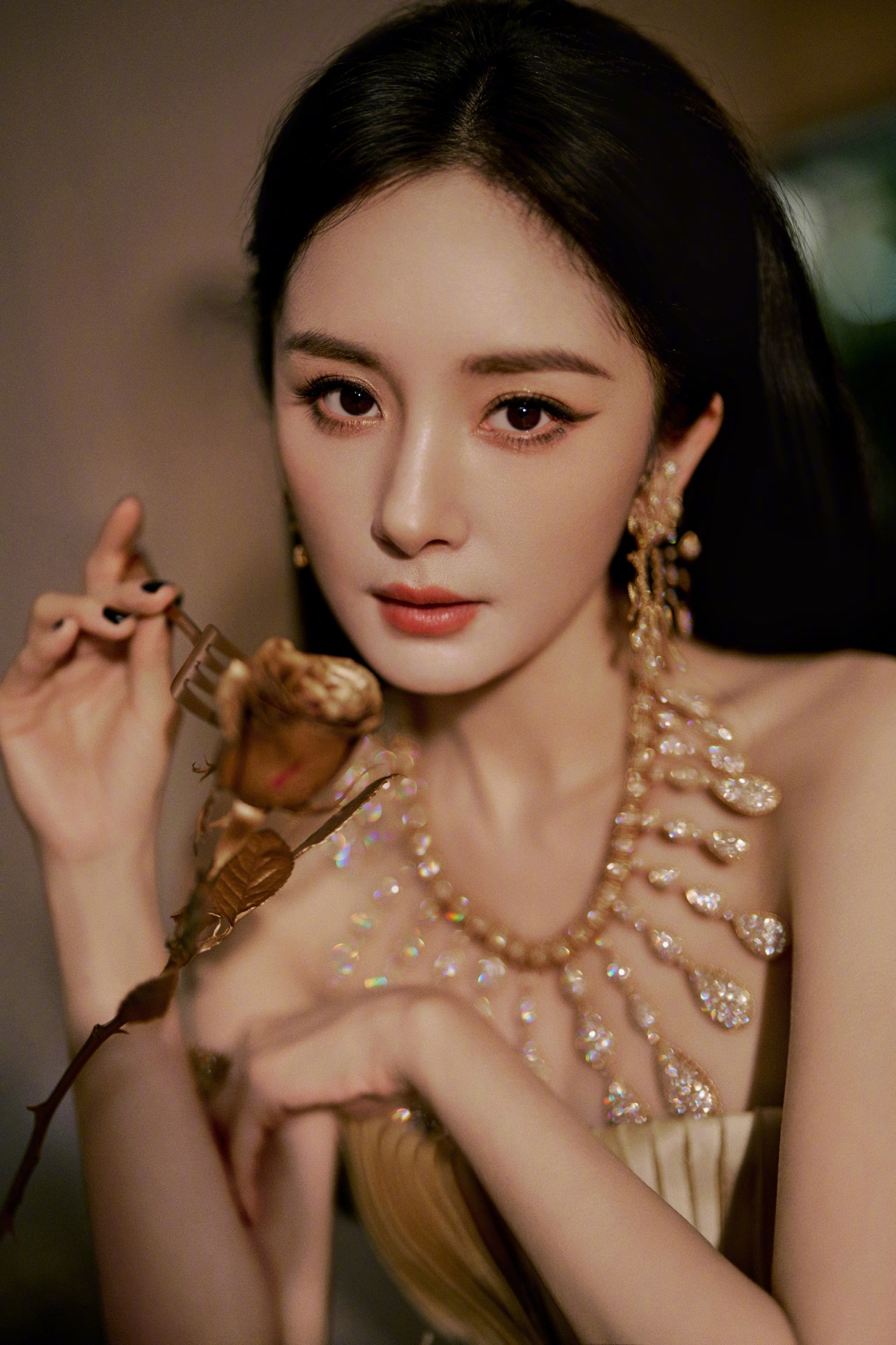 杨幂vogue第二套造型来了有没有比一套好一些？​​​
