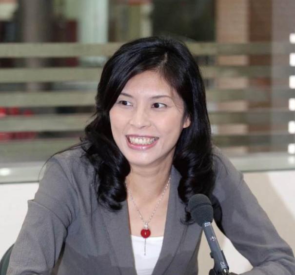 意外！郑丽文这步棋绝了郑丽文这招有点意思。让吴宗宪当文传会主委，谁也