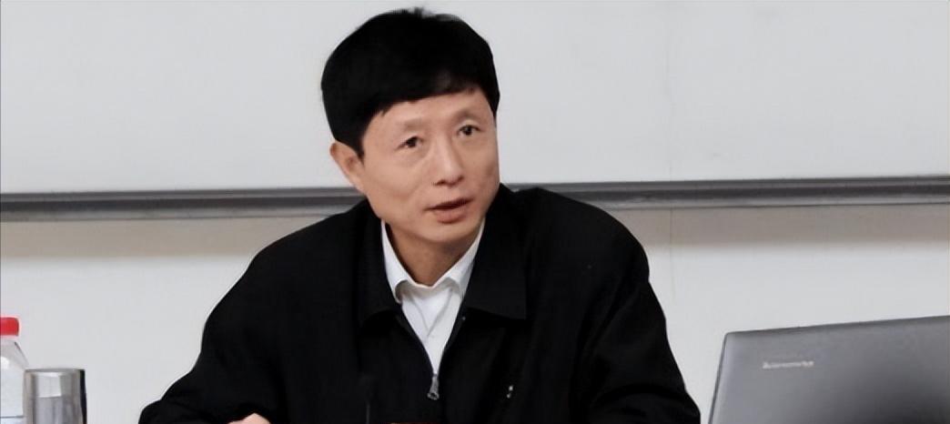 1958年出生的艾跃进曾说过：“让工人下岗，还要人家从头再来，你们为什么不从头再