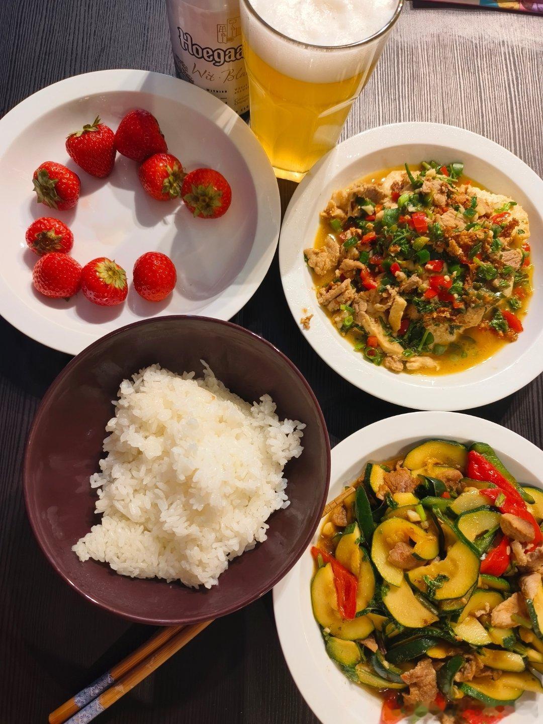 AI的评价比较符合昨晚我的心情。都是劳动的结晶。周末愉快！美食