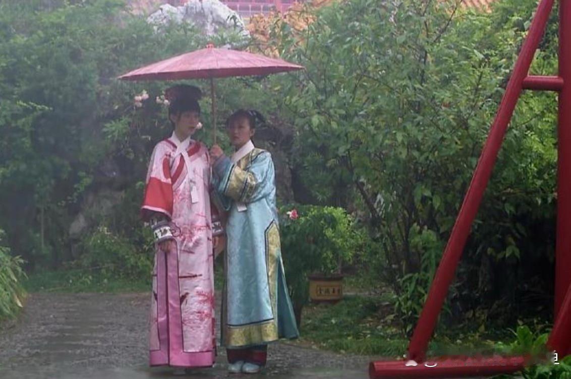 甄嬛传这段很有意思，导演的伏笔埋得好深。