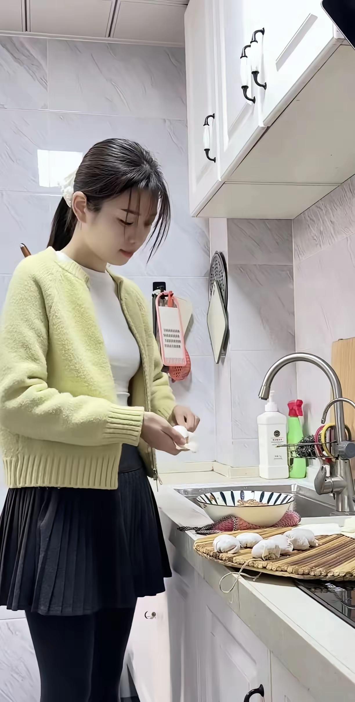 上得厅堂，下得厨房。