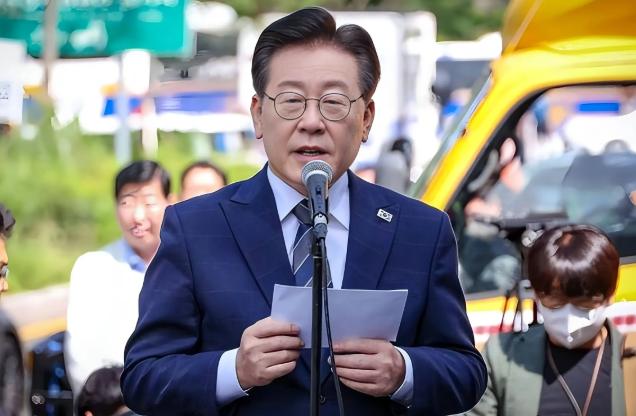 就任一年，支持率倒挂！韩国总统的“死亡交叉”来得太快韩国权威民调，直接戳破青