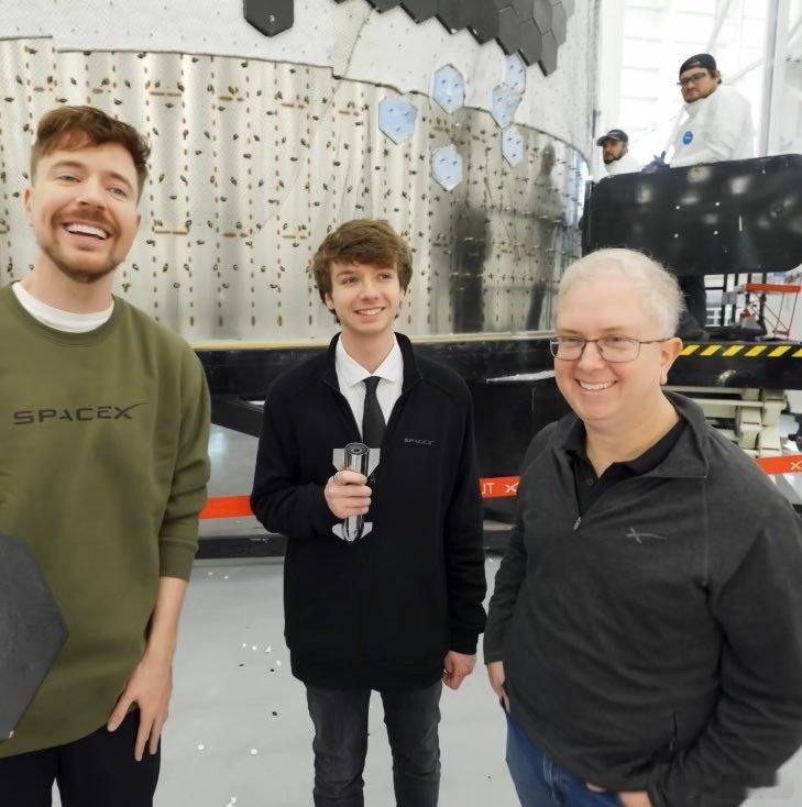 星舰工程副总裁比尔·赖利谈星舰生产线：“这基本上是一条造火箭的汽车生产线。”这很