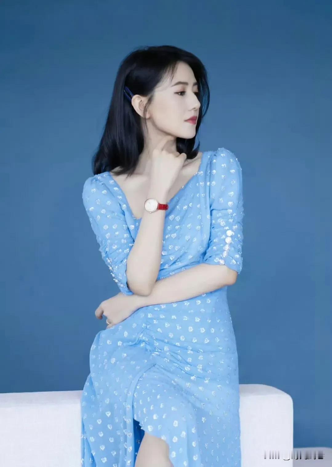 高圆圆的侧颜线条感好美！侧颜美女