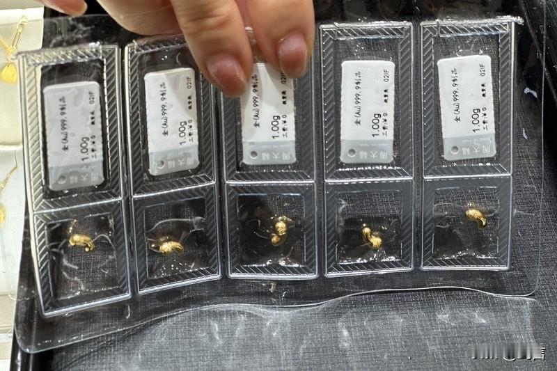 永远不要低估人性的恶毒！要知道你开个豪车回村里，吃不下饭的就是你身边的人。因