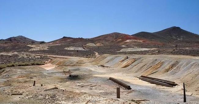 免关税换不来原石？中国给33国免关税，结果12个非洲国家集体"锁矿"津巴布韦禁锂