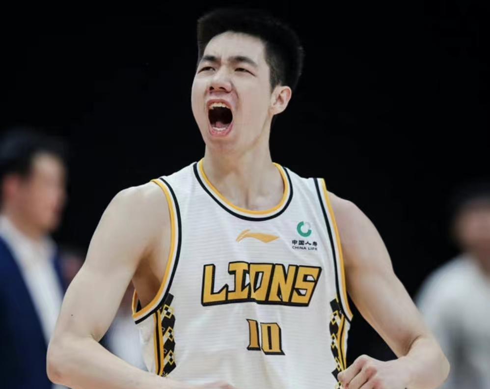 事后再回顾，他就是那个胜负手！G1是他的伤停，使广厦失去了开门红。G4，是因为