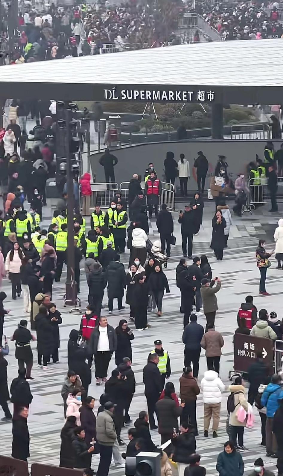 胖东来新乡三胖店昨天试营业一天销售额破千万元！我一直想不明白，为什么现在很多人