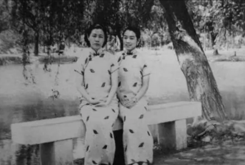 1942年，53岁的张福运和养女叶奕华发生了不伦之恋，且在不久后，致使17岁的养