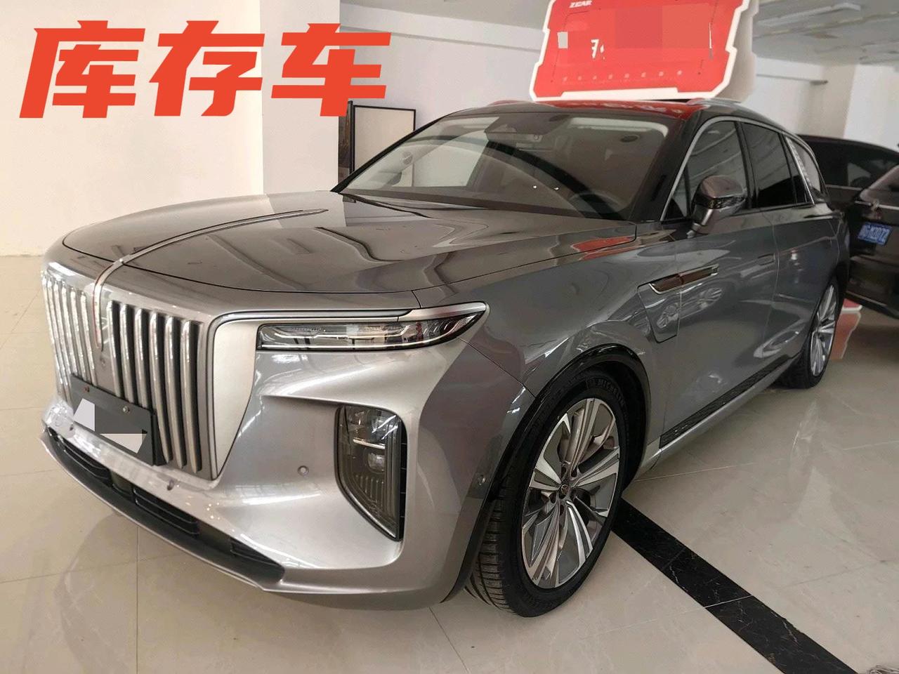 车型：红旗2022款E-HS9660km旗畅版6座​车况：原版原漆库存