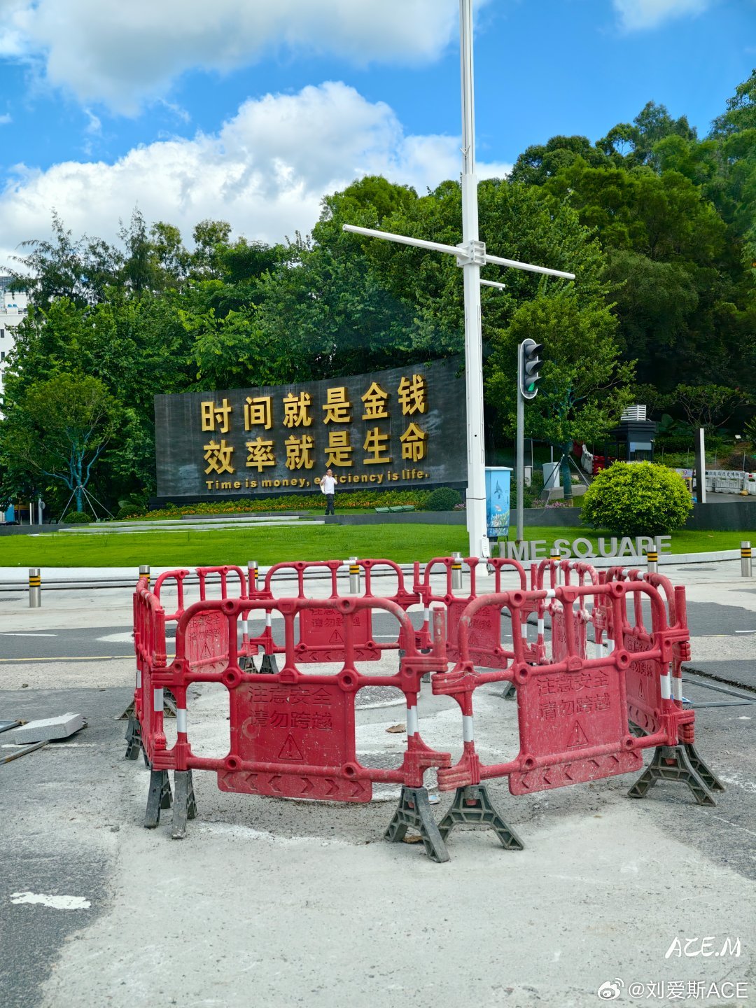 所以嘛，该人家深圳是经济特区这句话放川渝，不仅员工会离职甚至还会走之前骂你一句：