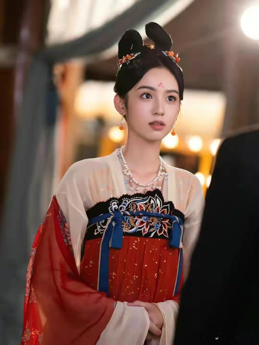 有没有中意的汉服旗袍？你觉得汉服好看吗？能看看你们拍的汉服吗最美汉服人物分享