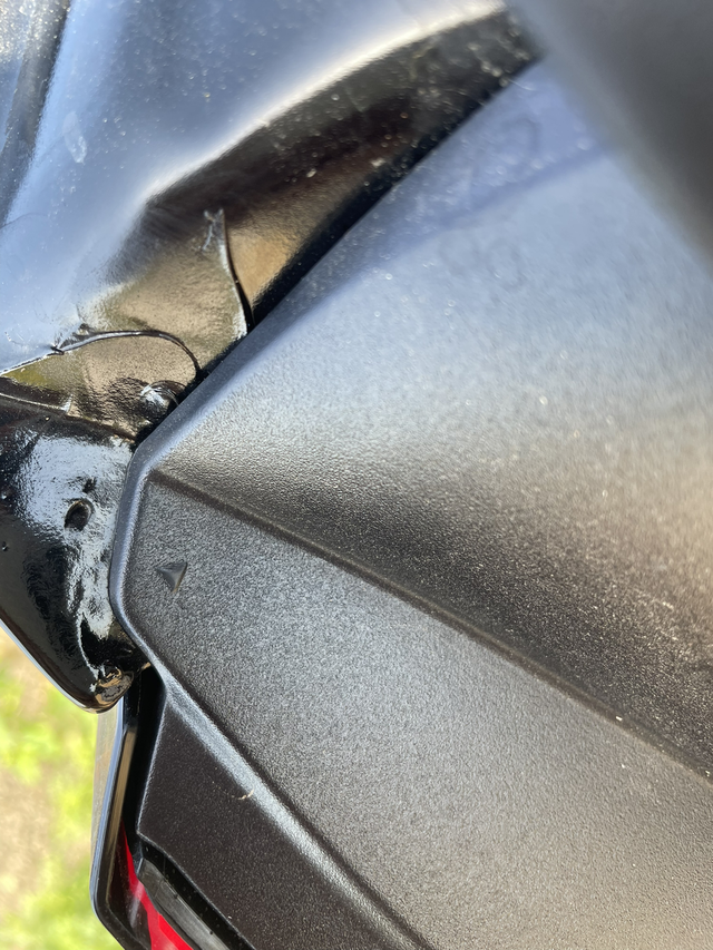 11代雅阁后备厢包护件开裂车友们你们的有没有这种情况，该怎么办