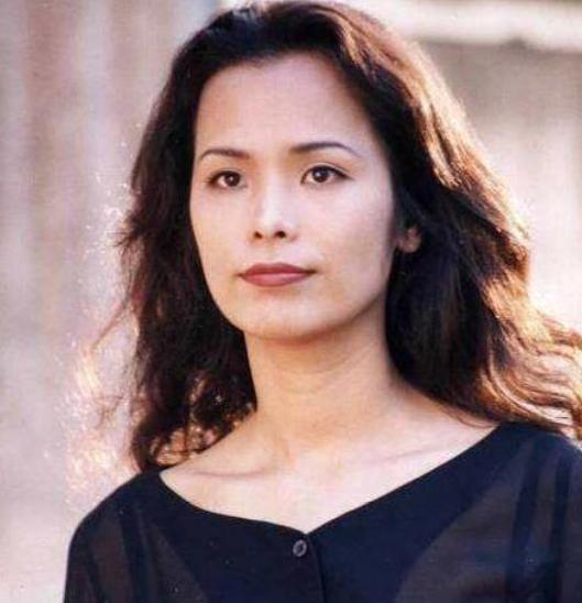 2003年，韦唯在开车下坡时，发现刹车失灵，差点车毁人亡，修车师傅检查后告诉她：