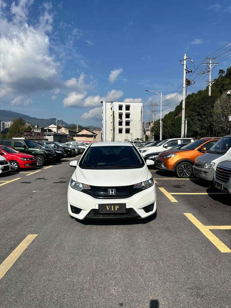 五万多预算想玩操控小车，我淘了台老飞度，回来简单收拾了一下！兄弟们，最近我干了