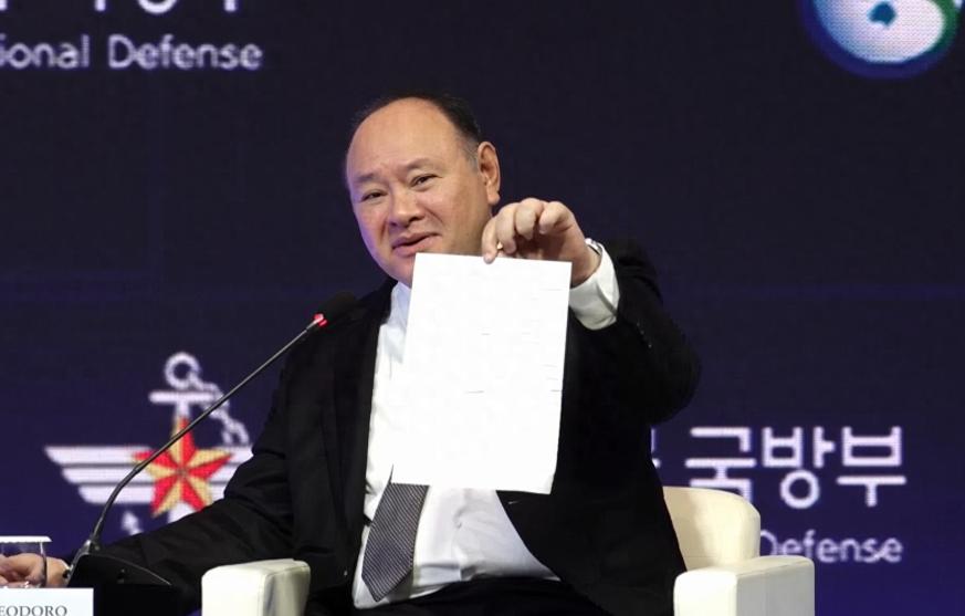 不少人以为菲律宾政坛头号威胁是副总统莎拉·杜特尔特。错了。真正让马科斯夜不能寐的