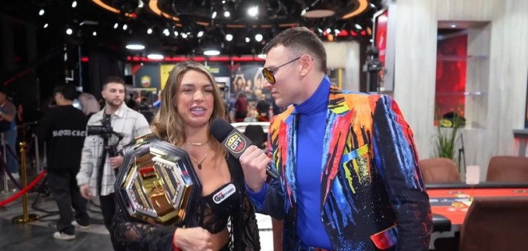 邓恩: 原本以为张伟丽会赢得比赛 她是顶尖选手进名人堂十拿九稳