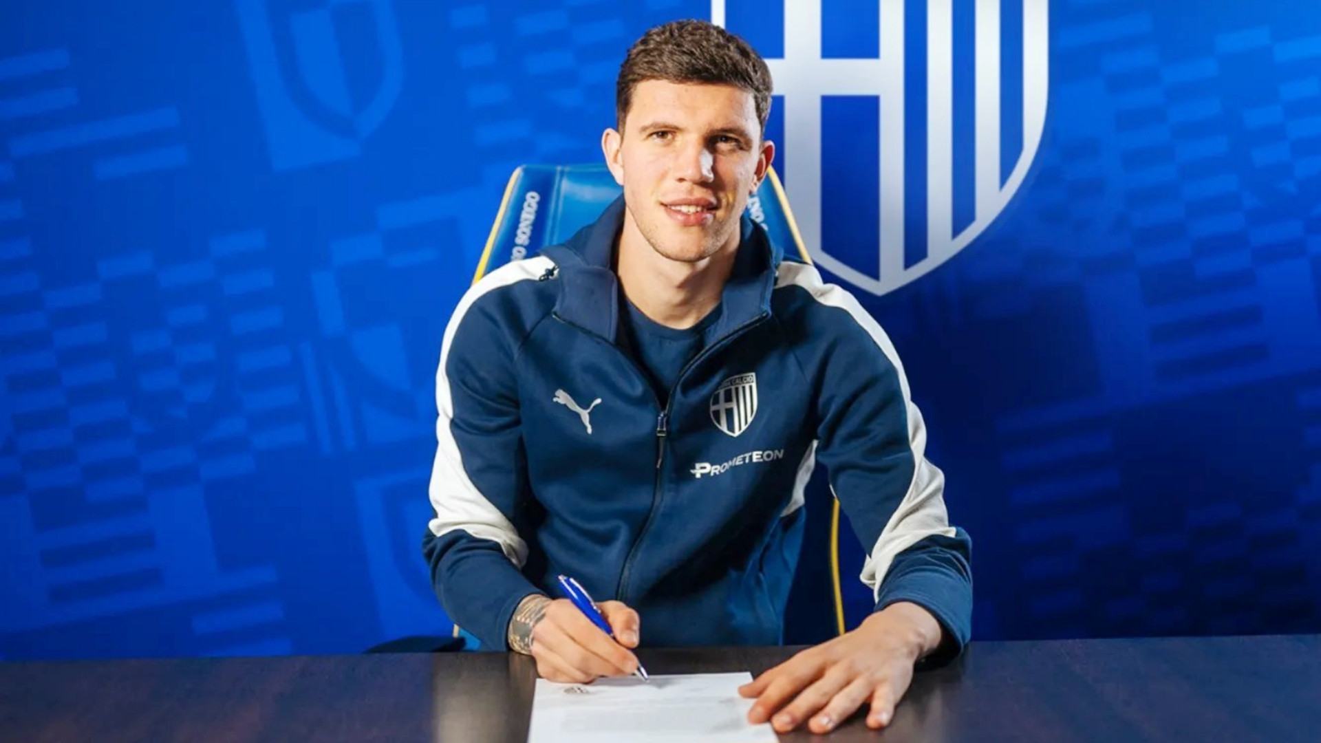 帕尔马官方宣布，俱乐部从国米先租后买签下边后卫卡博尼。卡博尼本赛季被国米外租到