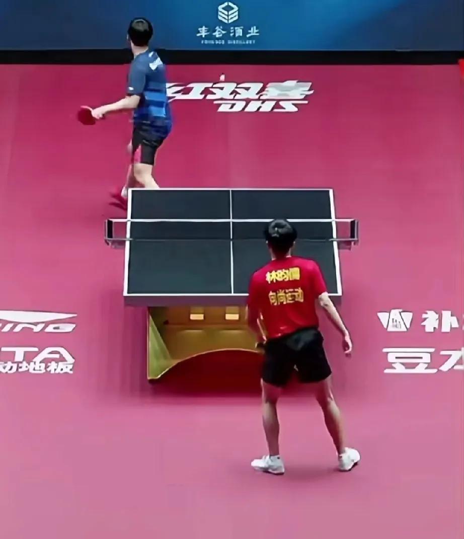 小林的场上花絮可爱小林也是入乡随俗，对阵松岛辉空球拉丢时，小林脱口而出“W