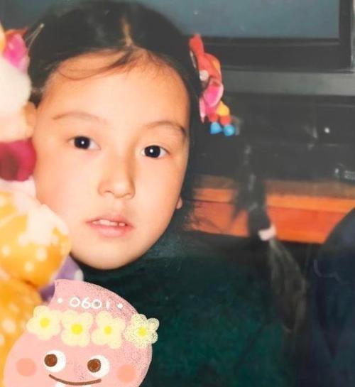 方媛从小就打扮得美美哒，她一直都是甜美风格。郭富城和她在一起应该是幸福的，她一看