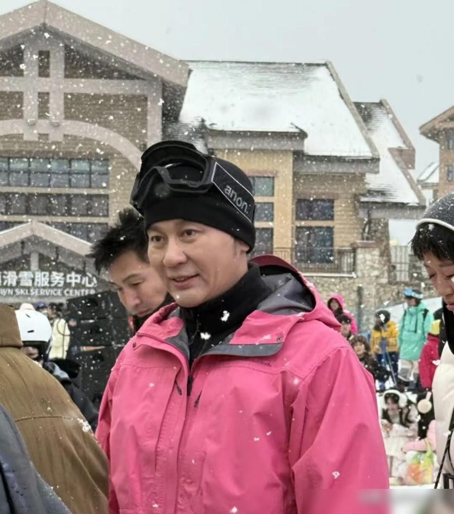 李晨这是把《奔跑吧》焊成长期饭票了吧娱乐圈的常青综艺不少，能把一档国民综艺当