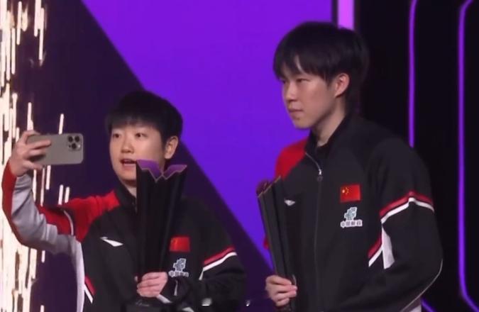 为啥不整到一个学校[大笑]孙颖莎清华读研王楚钦北大​​​