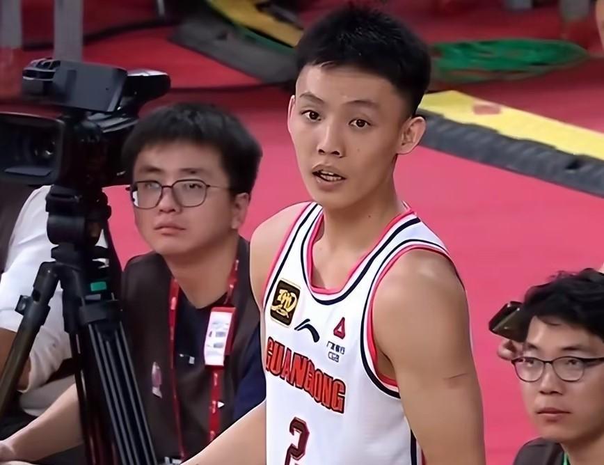 徐杰大战张宁，杜峰复仇潘江，广东宏远与山西汾酒再度交锋。9月23日，四大名酒杯