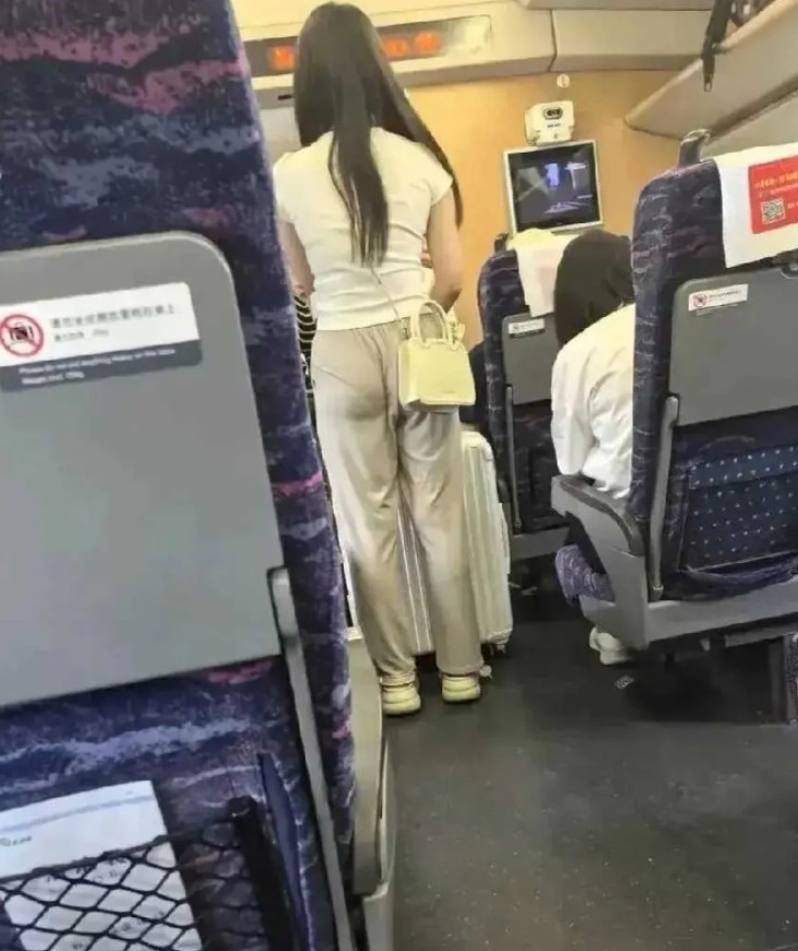 悄悄的给她拔岀来，会不会被打？
