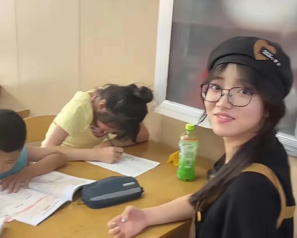 “双向奔赴！”河北，一女大学生去餐馆打暑假工，干了1天，老板竟然发现，女生在自己