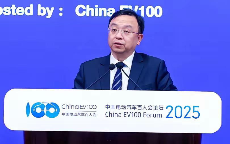 伤害性不大，侮辱性极强！比亚迪王传福在重庆汽车论坛上再次语出惊人，他毫不留情地