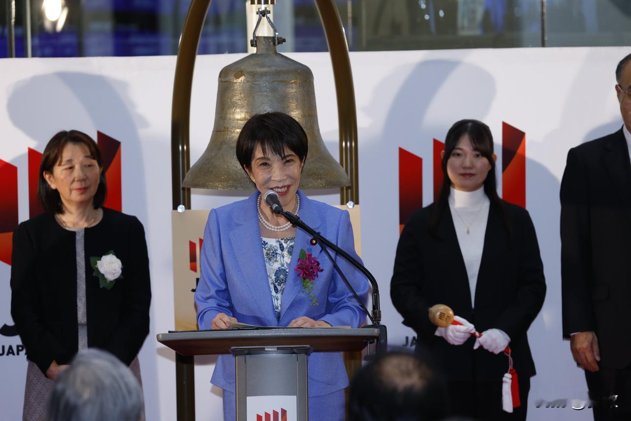 日本睡不着了12月30日的晚上，对于日本整个国家来说，是一个不眠之夜，因为这一