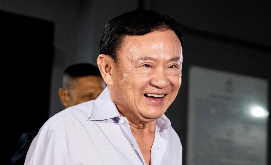 他信假释才隐忍了三个月，泰国政坛就掀起了复仇巨浪！为了给女儿佩通坦报当年盟友背刺