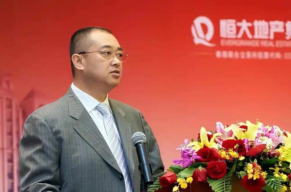 夏海钧在美国过的怎么样？夏海钧在美国过的好快活。他自从2020年帮助许家印做了