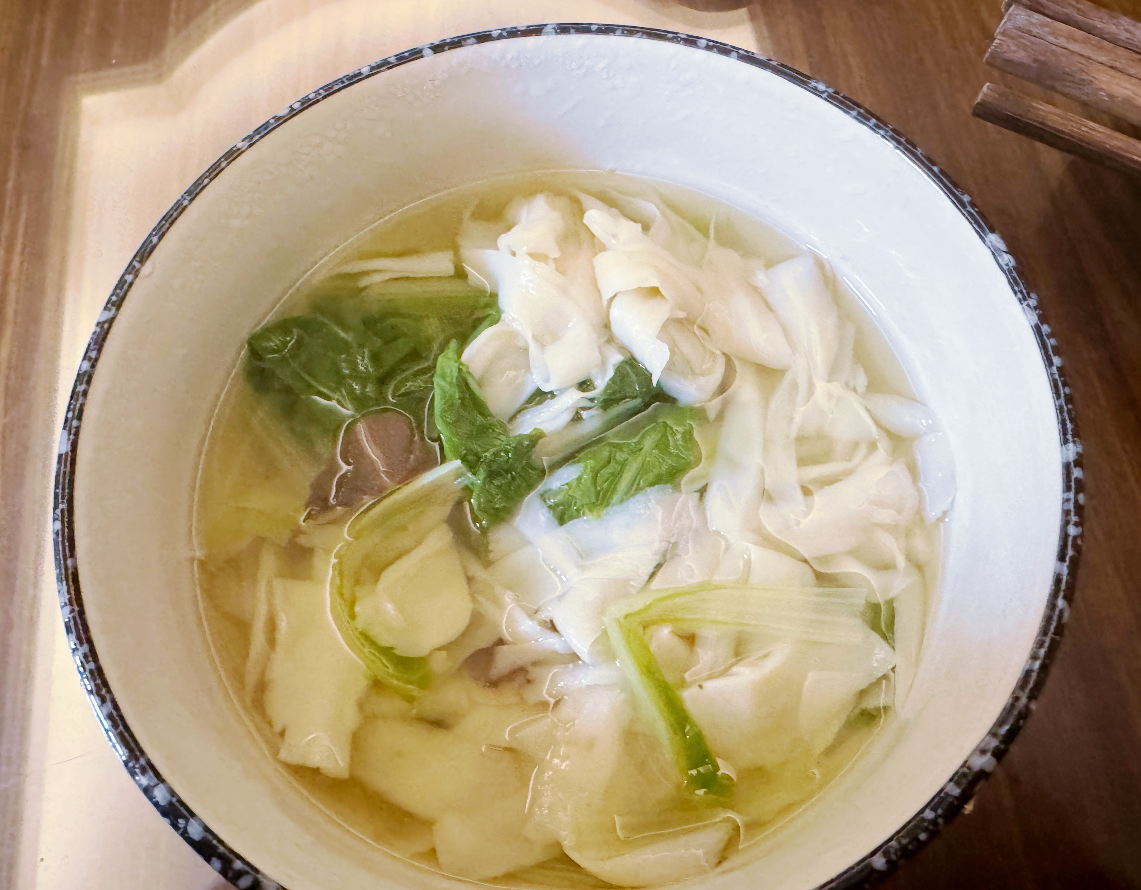 我爸今天给我吃杏鲍菇伪装面条，爱吃杏鲍菇但的确有点太清淡了我打算买点水煮菜低卡蘸