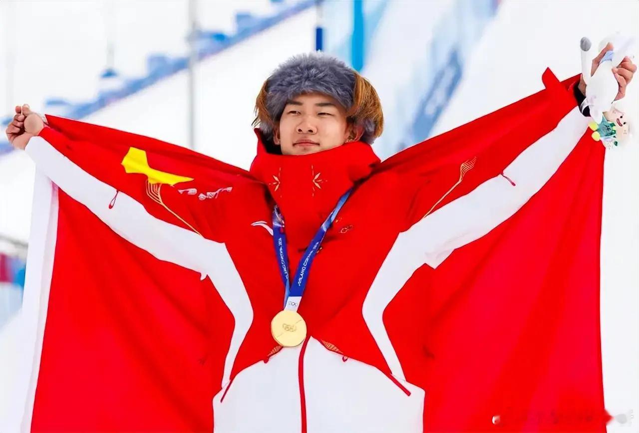 苏翊鸣日本籍教练：中国队曾高薪邀我做专属教练我花30秒拒绝了在米兰冬奥会上，苏