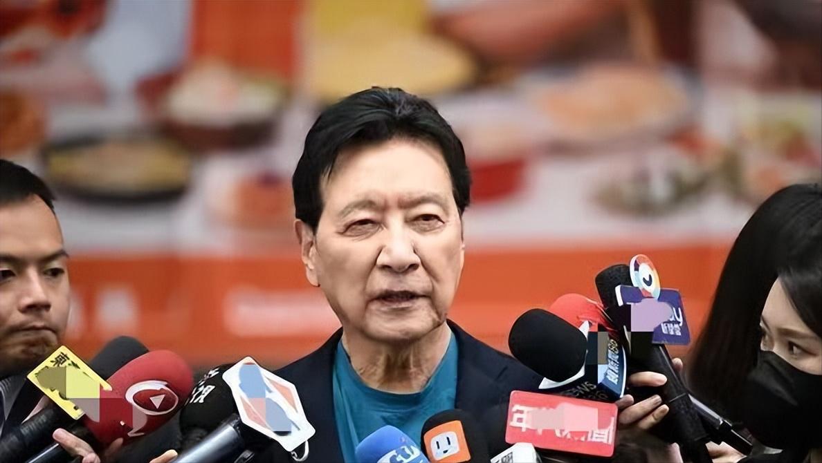 赵少康下午回应了：“这和是否脆弱毫无关联，韩国瑜向来坚强，绝非脆弱之人。但难道就