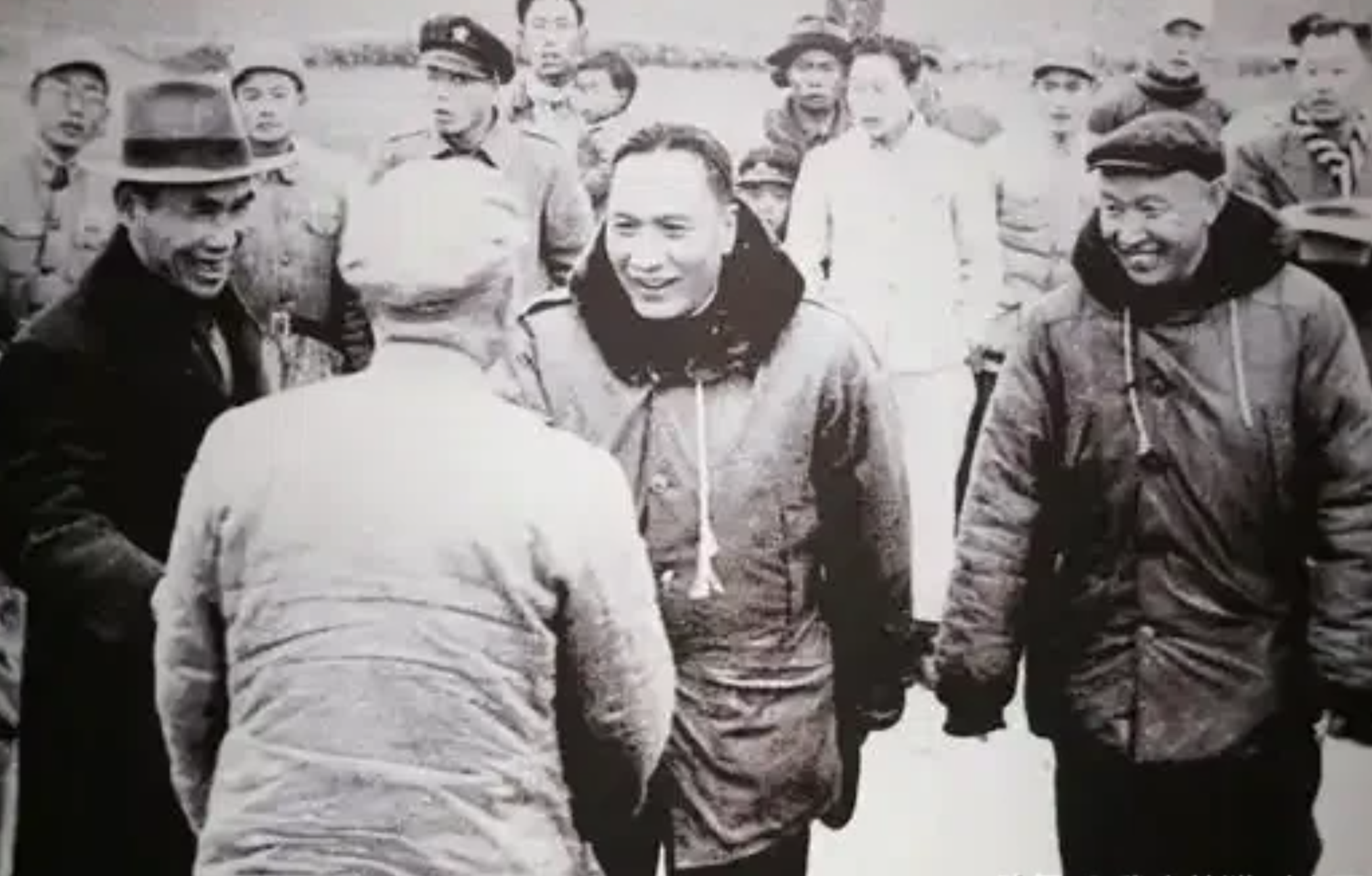 云南起义后，卢汉决定释放张群，有人劝说：“放了张群，蒋介石没了顾忌，会调大军攻打